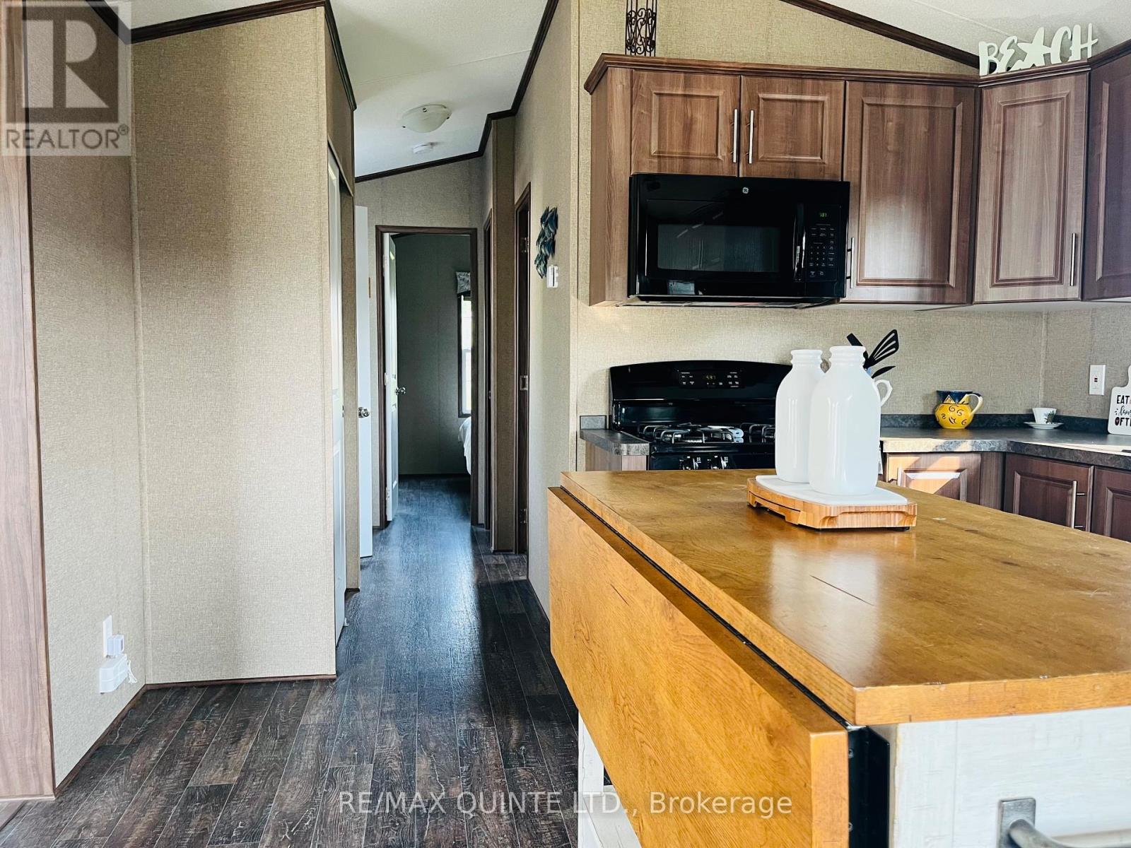 8 Cricket Ln - 486 County Road 18, Prince Edward County, Ontario  K0K 1P0 - Photo 11 - X12654776