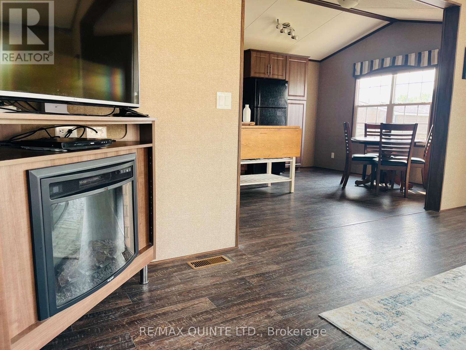 8 Cricket Ln - 486 County Road 18, Prince Edward County, Ontario  K0K 1P0 - Photo 13 - X12654776