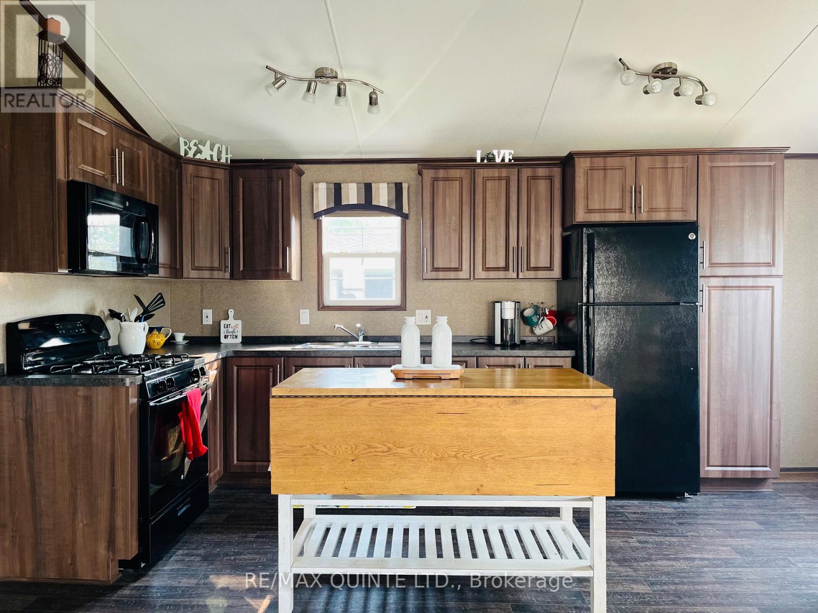 8 Cricket Ln - 486 County Road 18, Prince Edward County, Ontario  K0K 1P0 - Photo 21 - X12654776