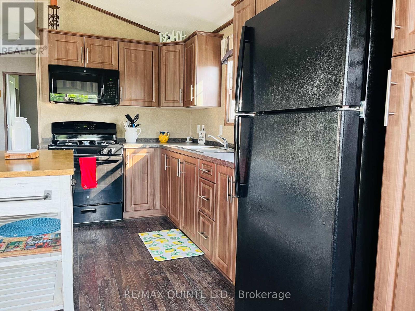 8 Cricket Ln - 486 County Road 18, Prince Edward County, Ontario  K0K 1P0 - Photo 24 - X12654776