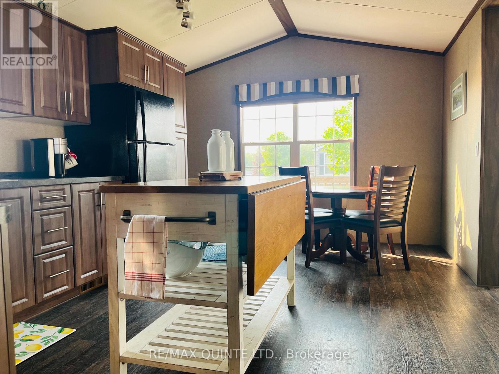 8 Cricket Ln - 486 County Road 18, Prince Edward County, Ontario  K0K 1P0 - Photo 35 - X12654776