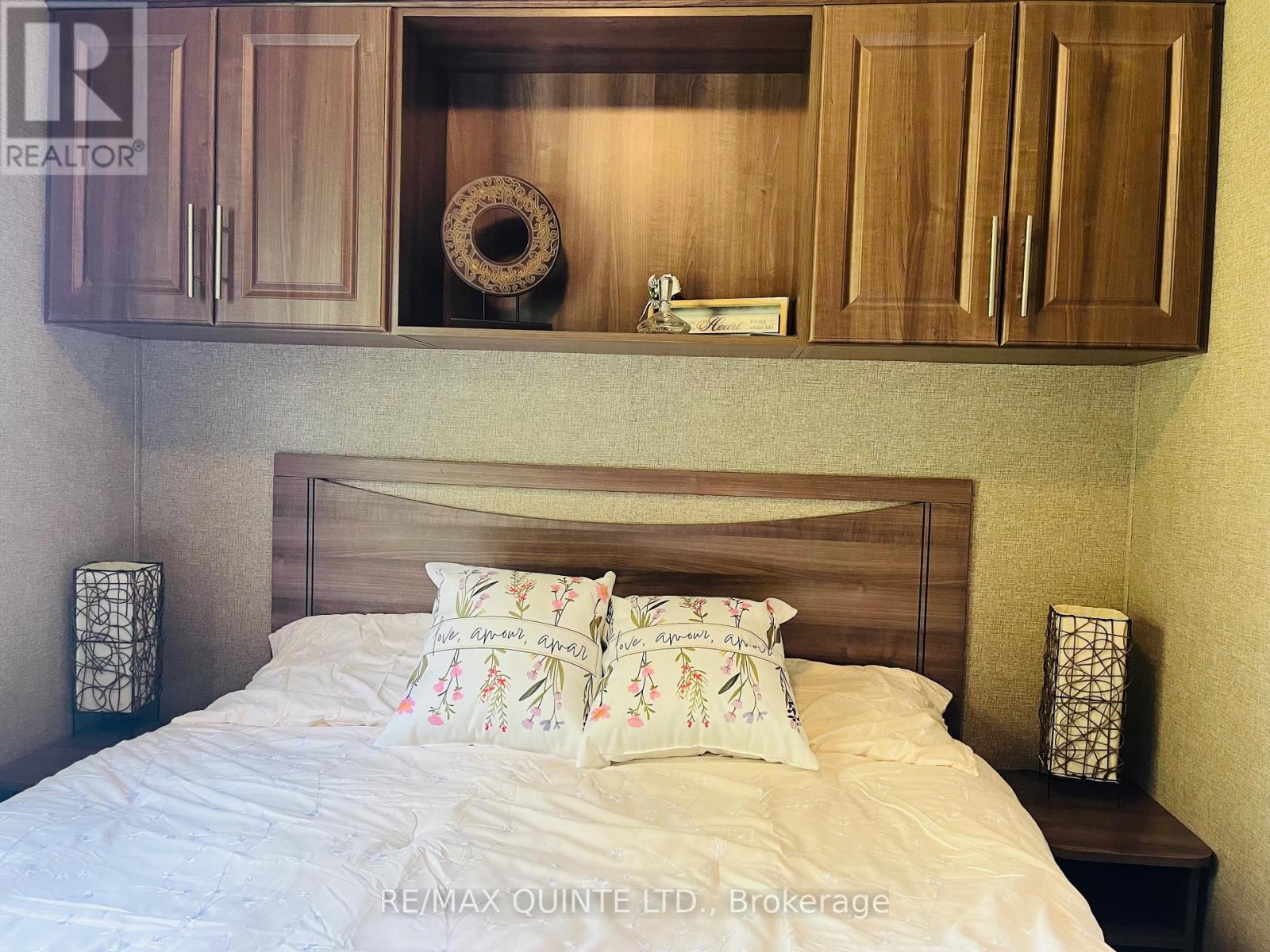 8 Cricket Ln - 486 County Road 18, Prince Edward County, Ontario  K0K 1P0 - Photo 6 - X12654776