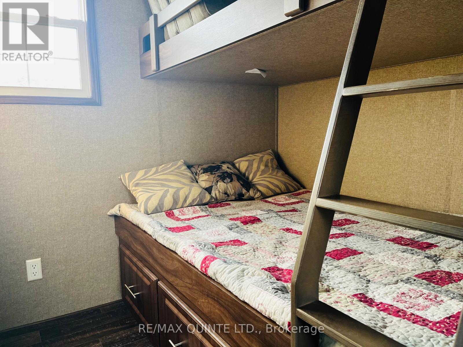 8 Cricket Ln - 486 County Road 18, Prince Edward County, Ontario  K0K 1P0 - Photo 9 - X12654776