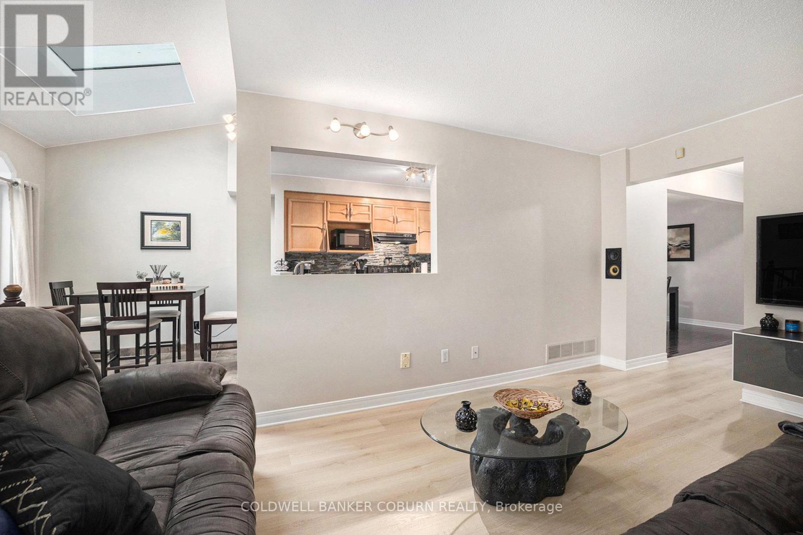 52 Blackdome Crescent, Ottawa, Ontario  K2T 1A9 - Photo 15 - X12654752