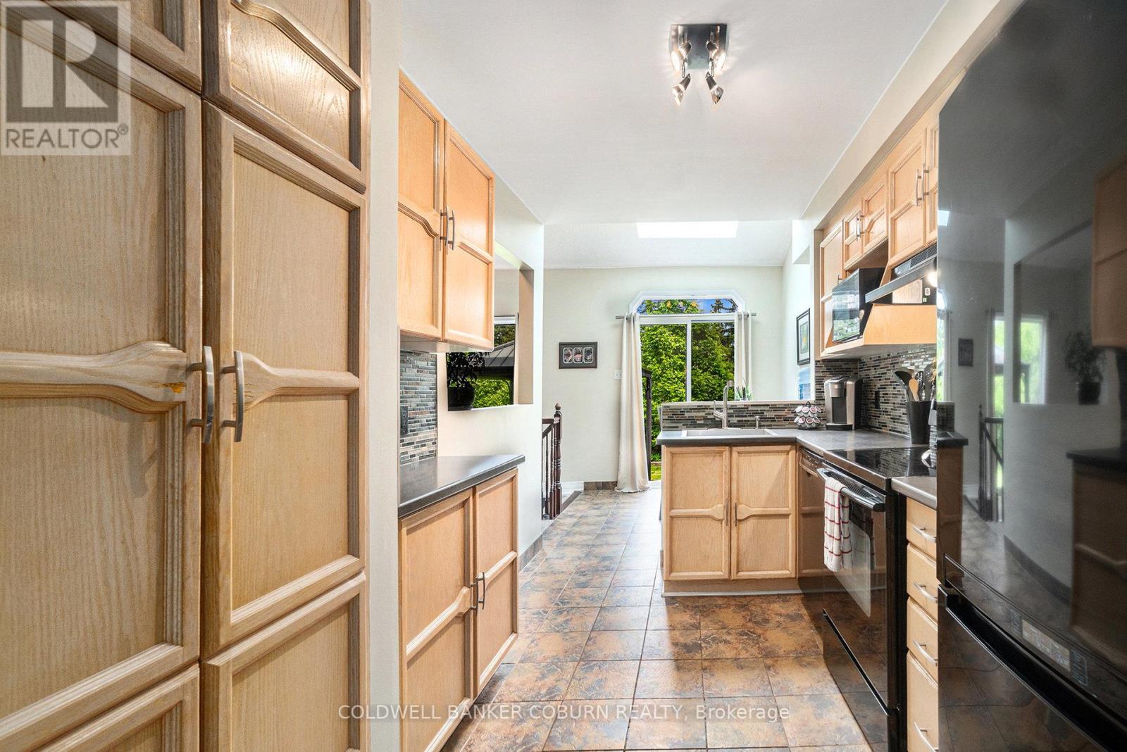 52 Blackdome Crescent, Ottawa, Ontario  K2T 1A9 - Photo 9 - X12654752