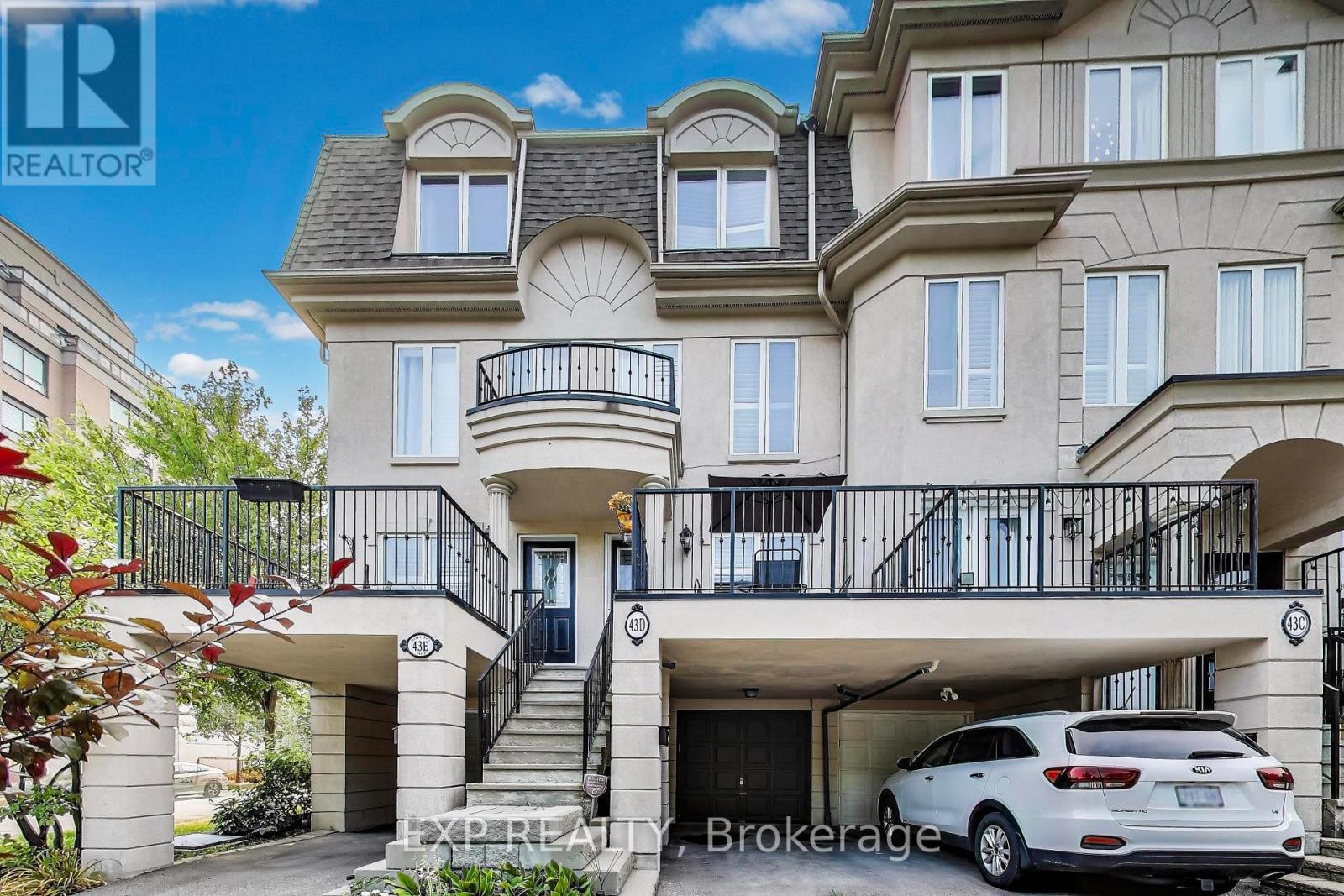 43D GREEN BELT DRIVE, Toronto, Ontario