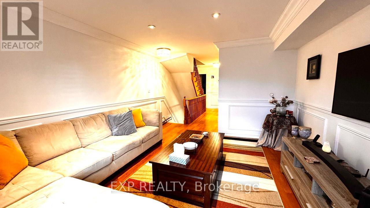 43d Green Belt Drive, Toronto, Ontario  M3C 1L8 - Photo 10 - C12654772