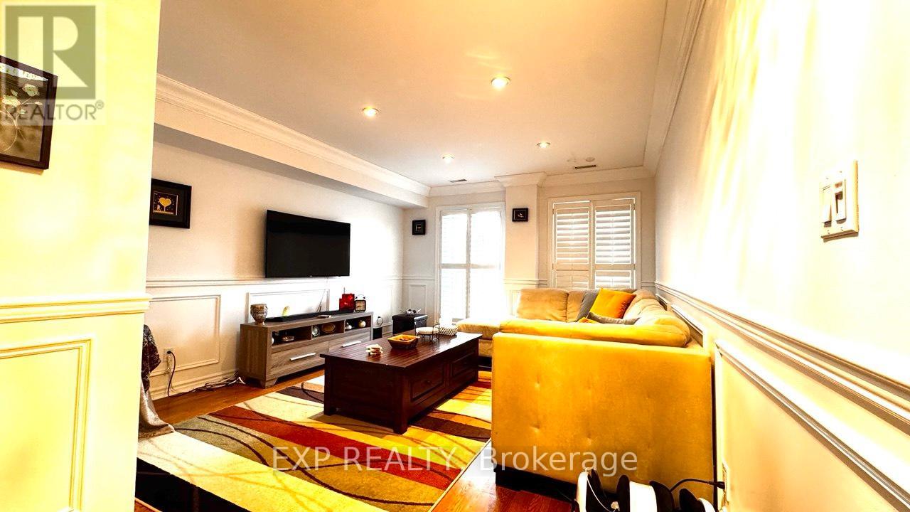 43d Green Belt Drive, Toronto, Ontario  M3C 1L8 - Photo 11 - C12654772