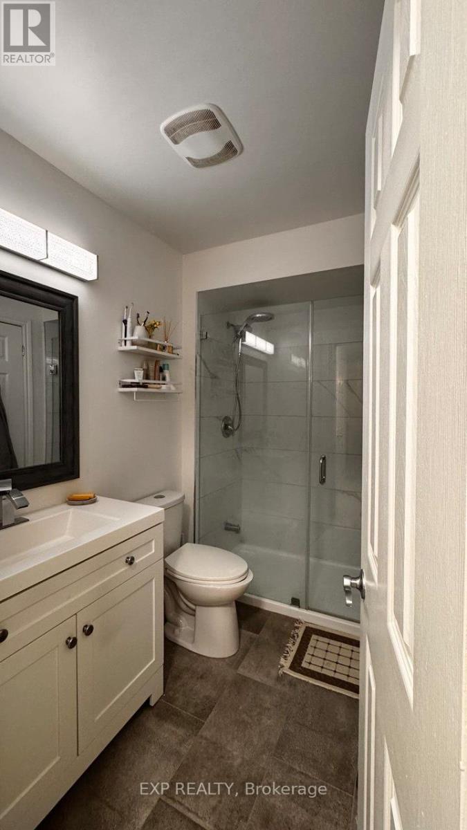 43d Green Belt Drive, Toronto, Ontario  M3C 1L8 - Photo 15 - C12654772