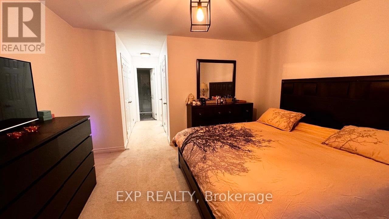 43d Green Belt Drive, Toronto, Ontario  M3C 1L8 - Photo 18 - C12654772