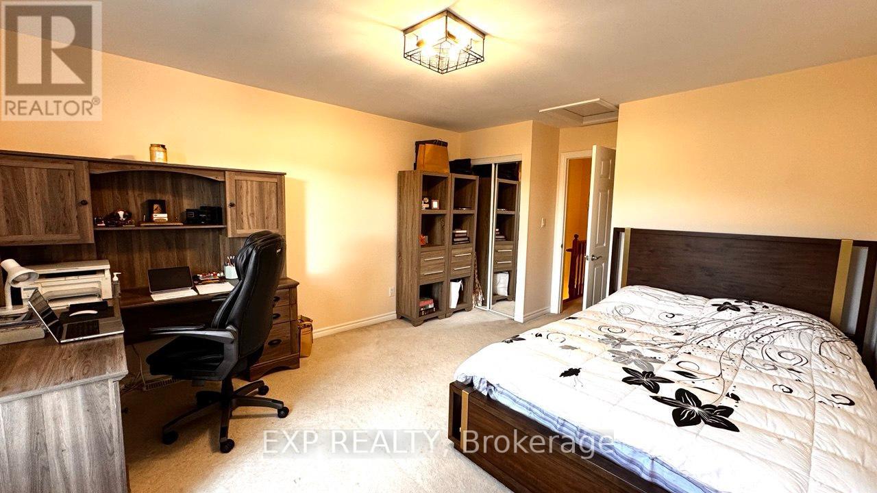 43d Green Belt Drive, Toronto, Ontario  M3C 1L8 - Photo 19 - C12654772