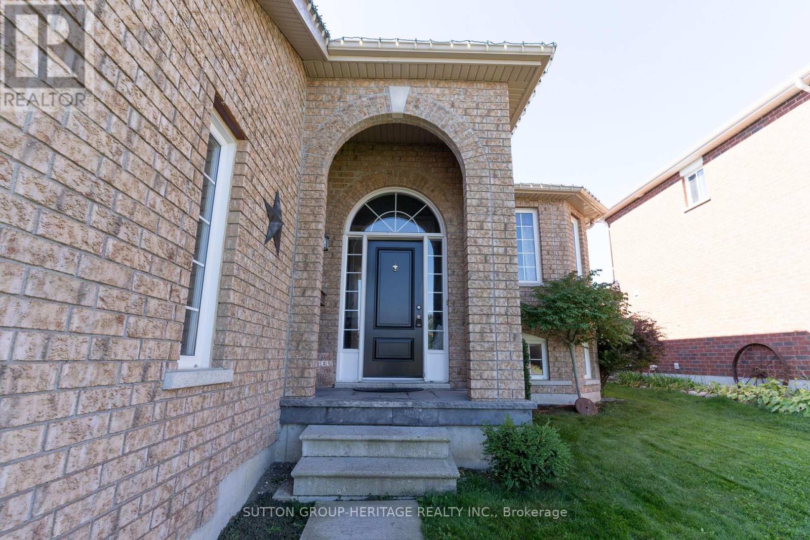 99 Sweetnam Drive, Kawartha Lakes, Ontario  K9V 0A6 - Photo 2 - X12654760