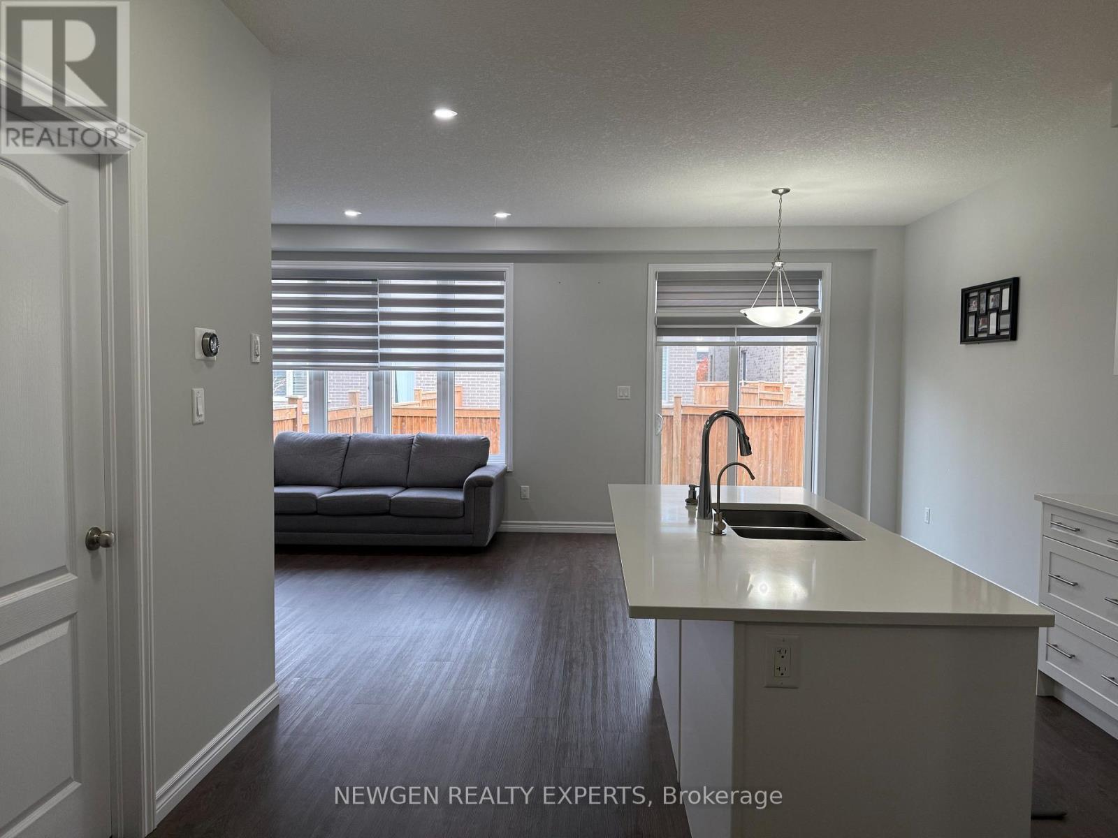 11 Gleason Crescent, Kitchener, Ontario  N2M 0B7 - Photo 3 - X12654770