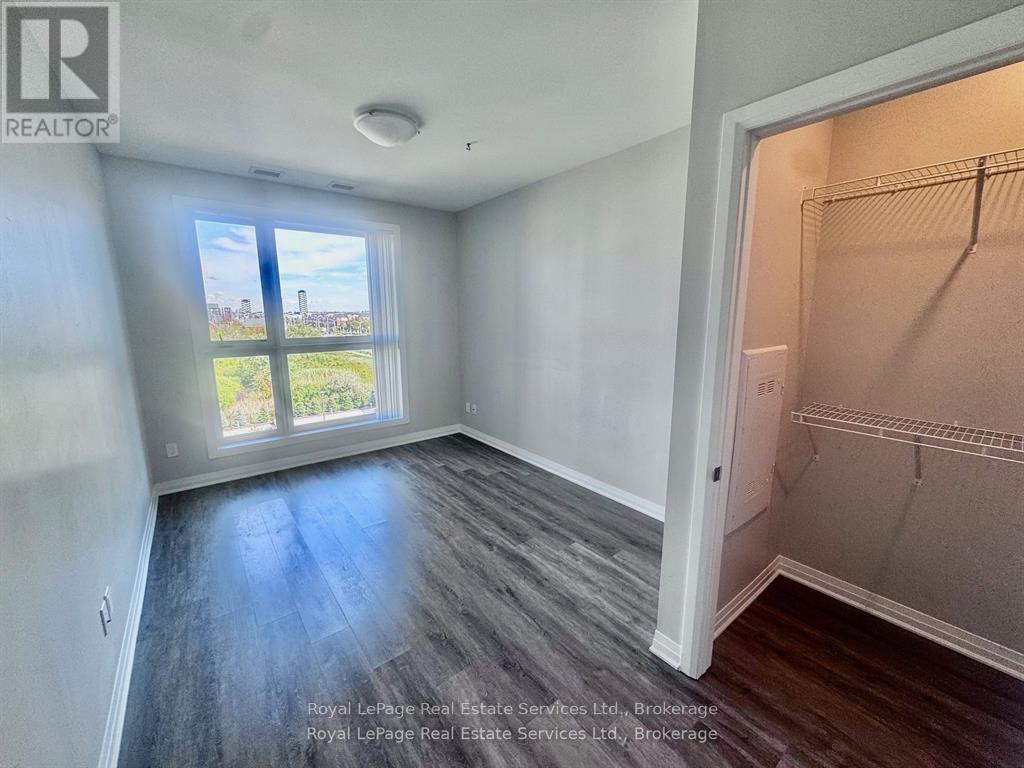 511 - 95 Dundas Street W, Oakville, Ontario  L6M 5N4 - Photo 9 - W12654816