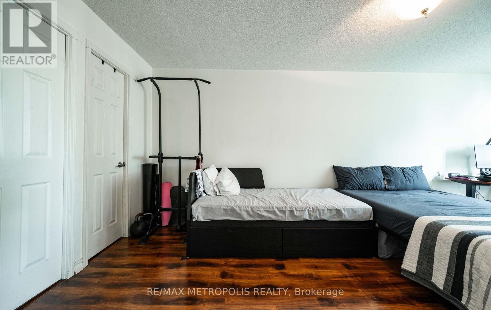 1209 - 335 Rathburn Road W, Mississauga, Ontario  L5B 0C8 - Photo 14 - W12654224