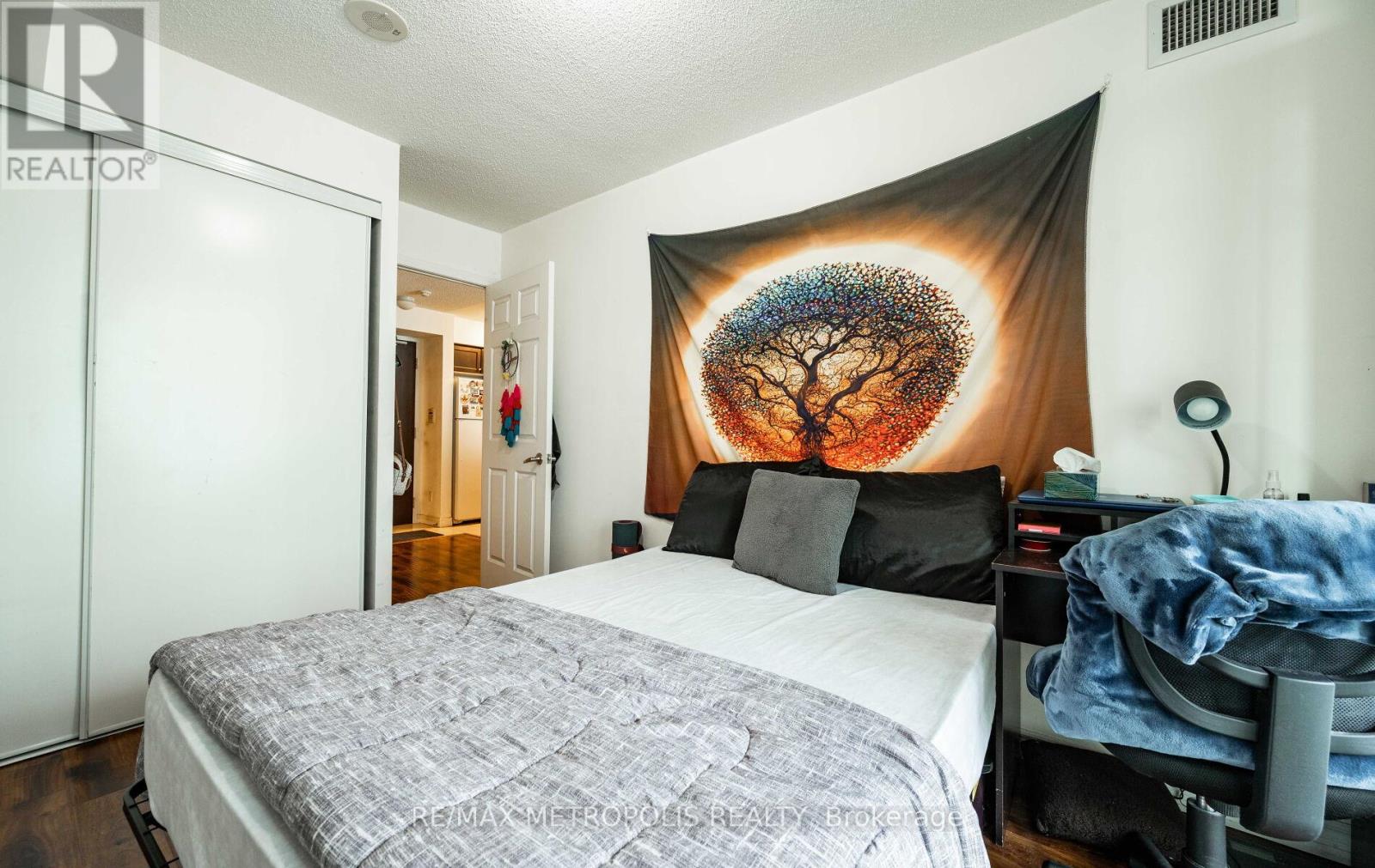 1209 - 335 Rathburn Road W, Mississauga, Ontario  L5B 0C8 - Photo 24 - W12654224