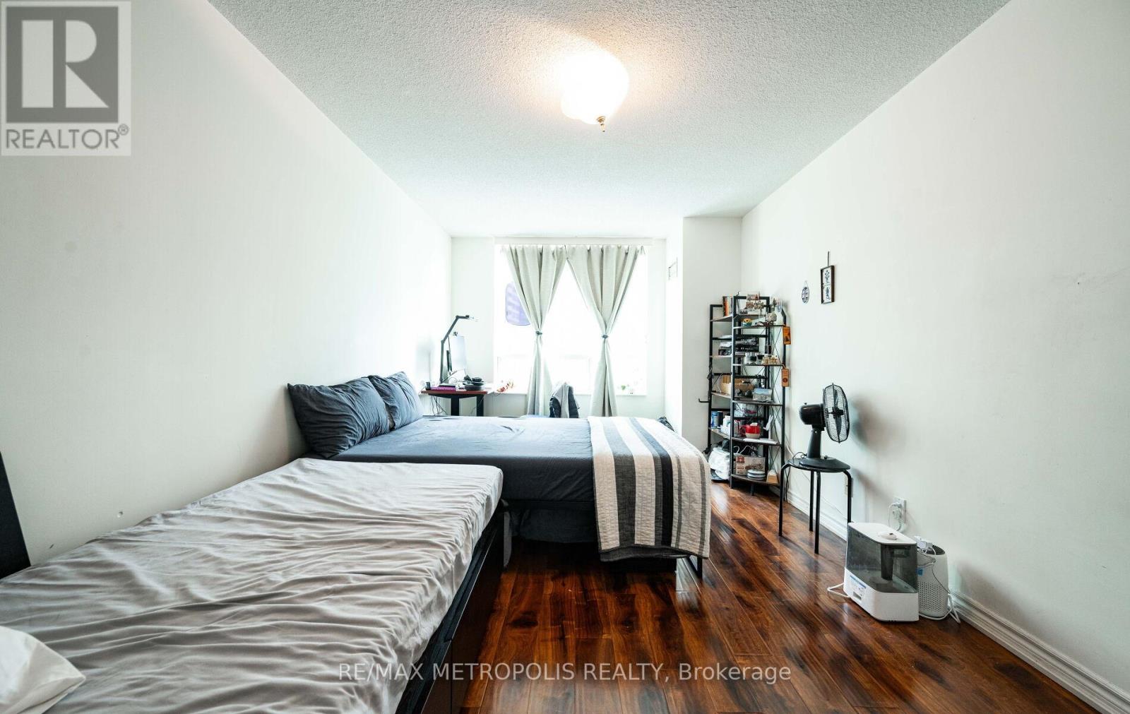 1209 - 335 Rathburn Road W, Mississauga, Ontario  L5B 0C8 - Photo 17 - W12654224