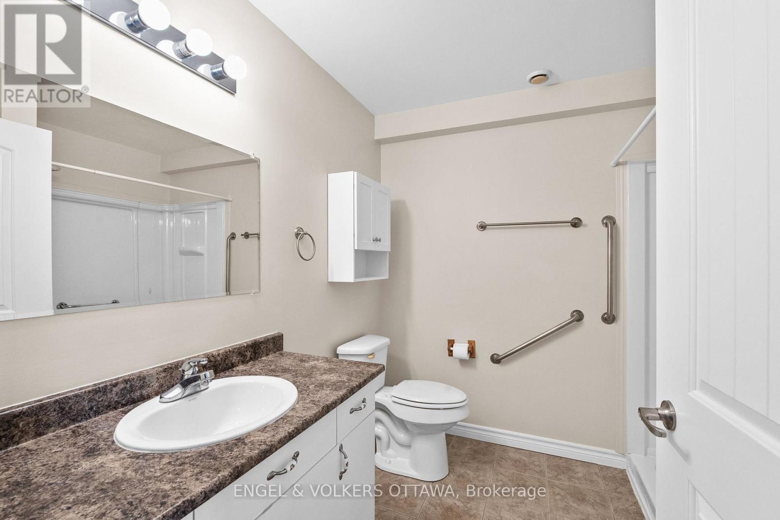 D - 50 Fifth Street E, South Dundas, Ontario  K0C 1X0 - Photo 13 - X12654804