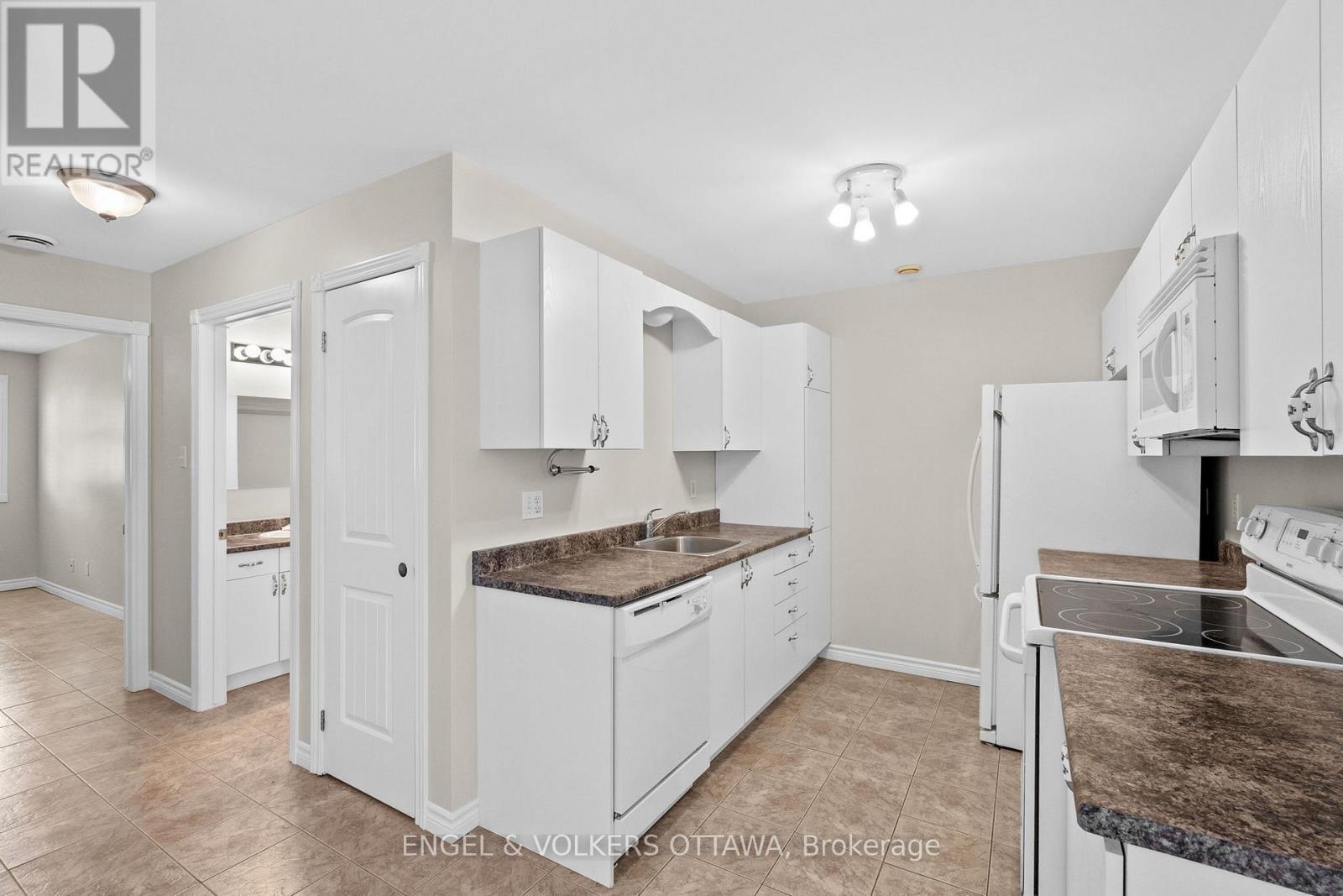 D - 50 Fifth Street E, South Dundas, Ontario  K0C 1X0 - Photo 8 - X12654804