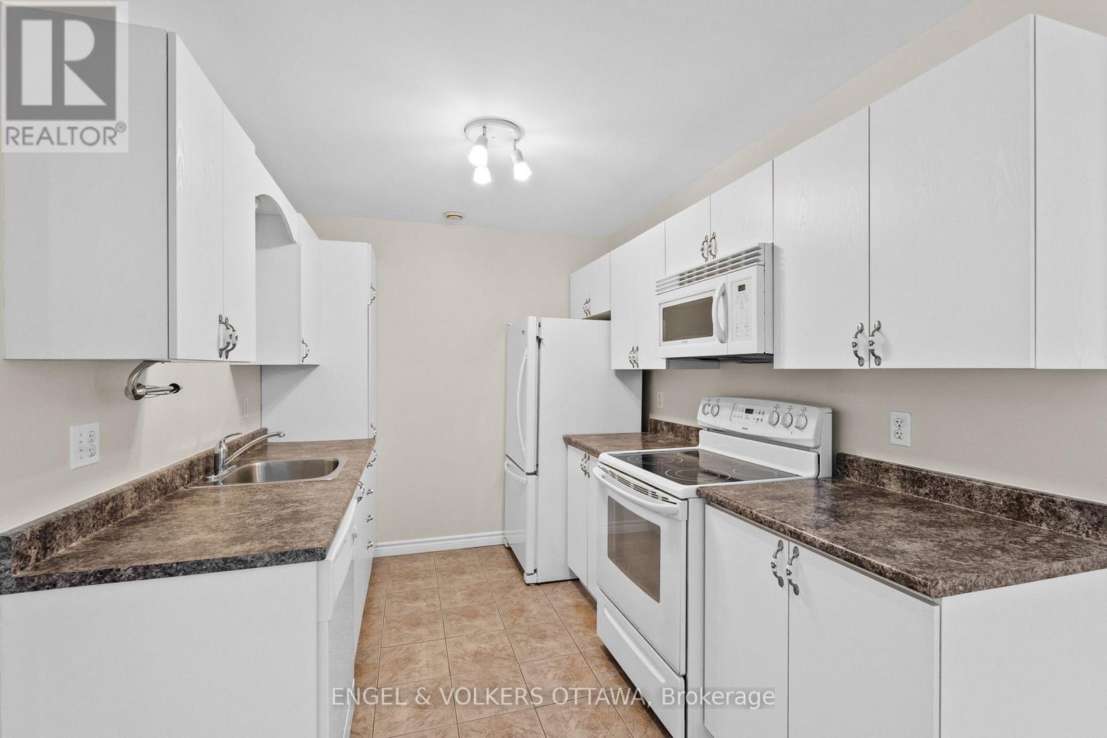 D - 50 Fifth Street E, South Dundas, Ontario  K0C 1X0 - Photo 9 - X12654804