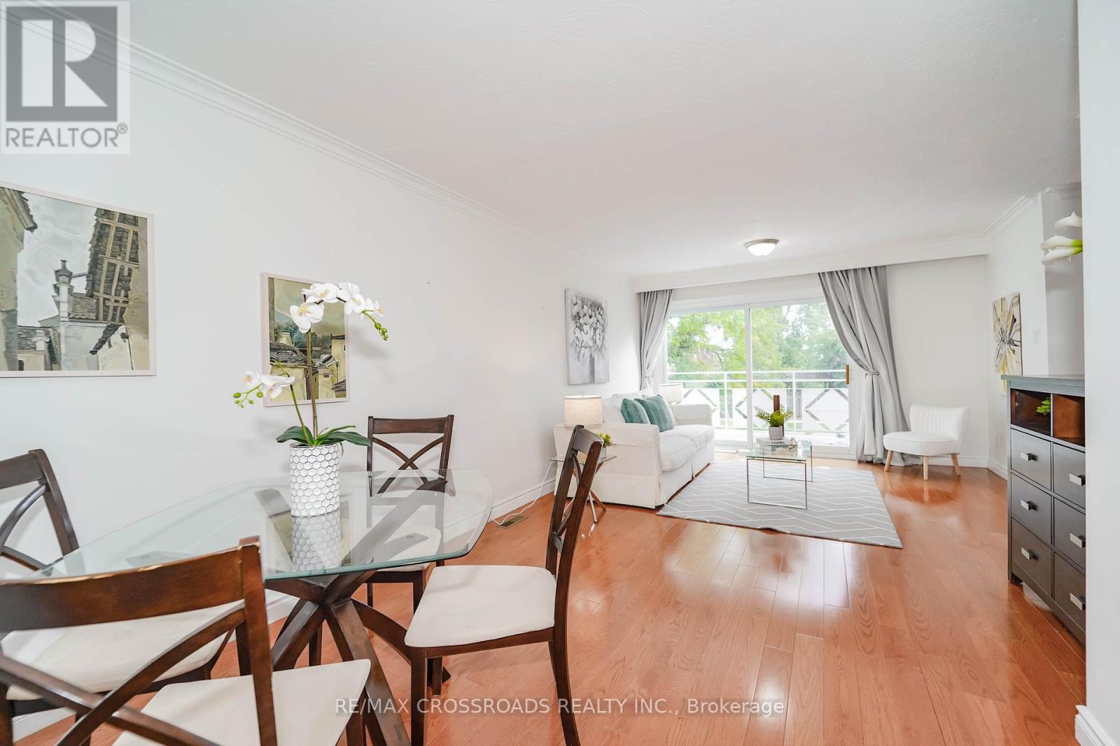 8 Topaz Gate, Toronto, Ontario  M2M 2Z7 - Photo 7 - C12654808