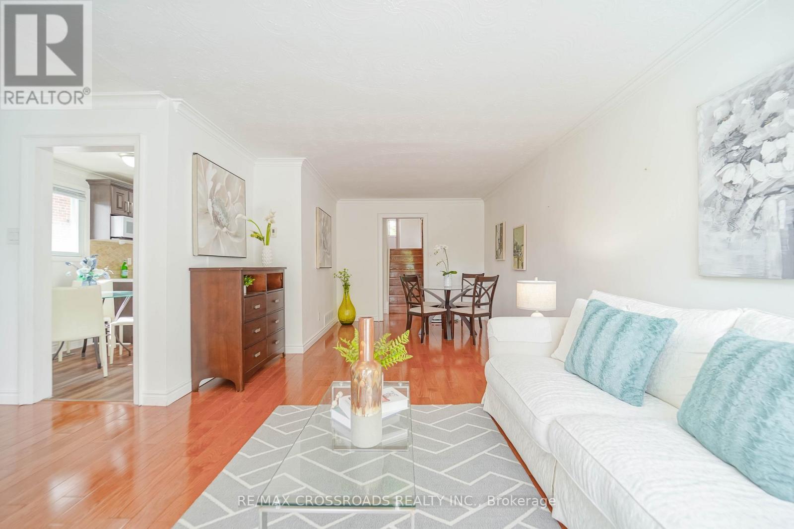8 Topaz Gate, Toronto, Ontario  M2M 2Z7 - Photo 8 - C12654808