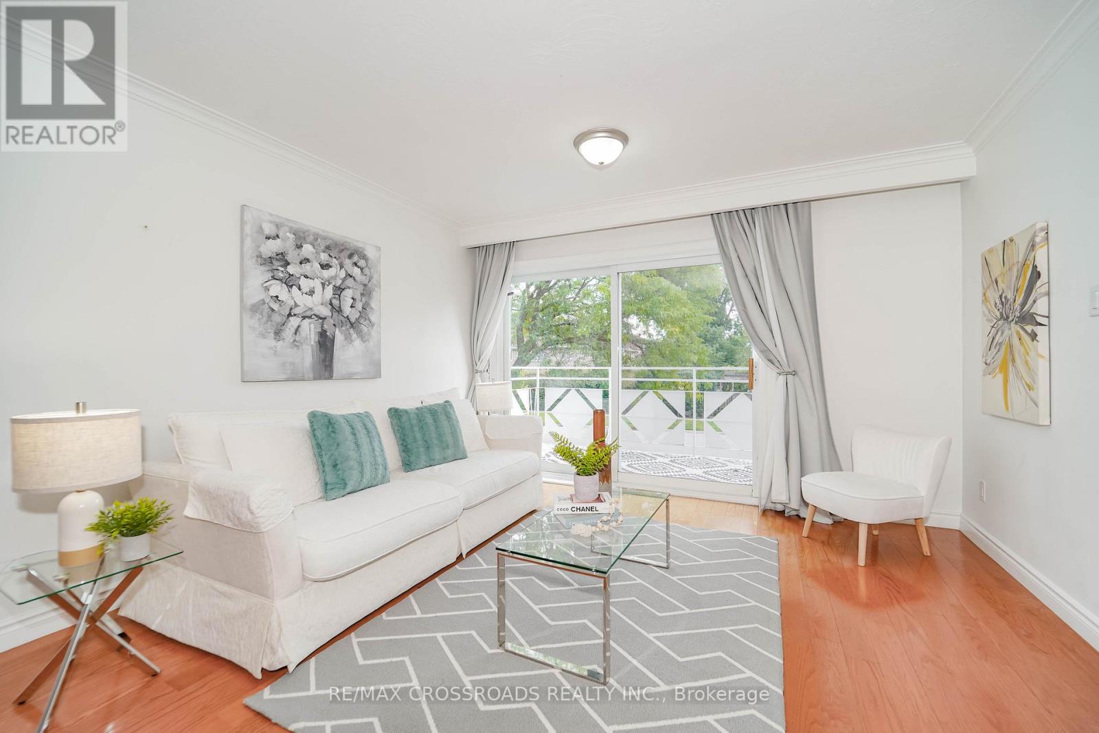 8 Topaz Gate, Toronto, Ontario  M2M 2Z7 - Photo 9 - C12654808