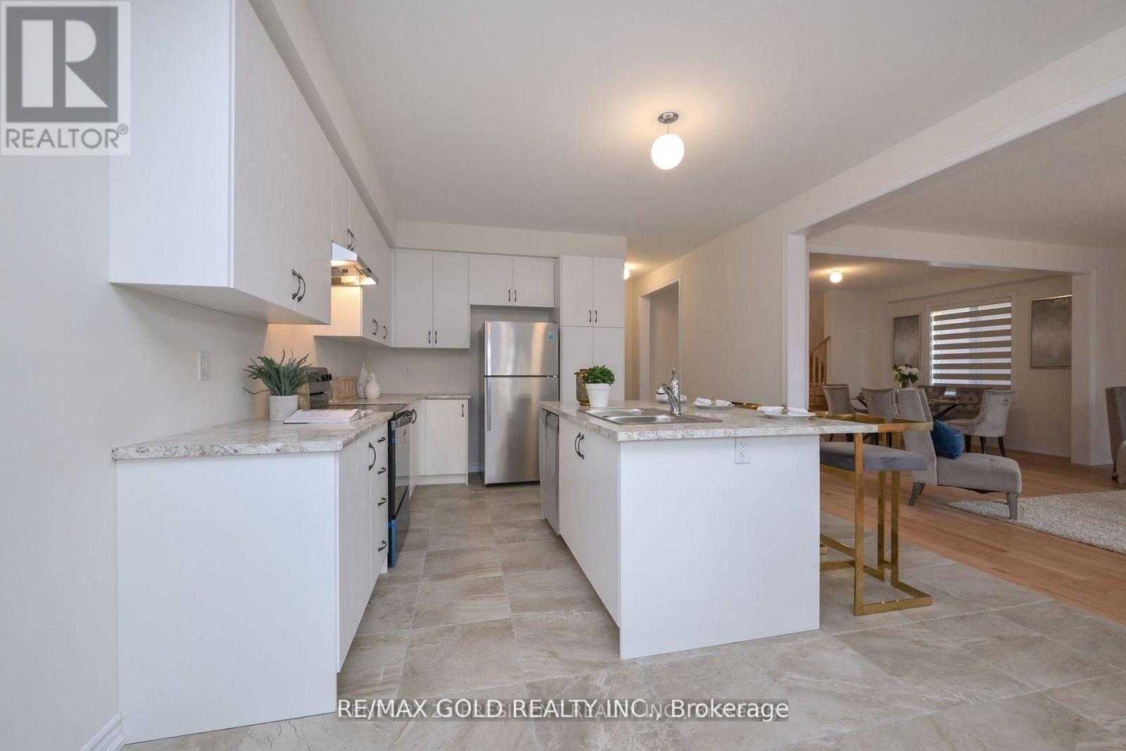 161 Terry Fox Drive, Barrie, Ontario  L9J 0L7 - Photo 11 - S12654810