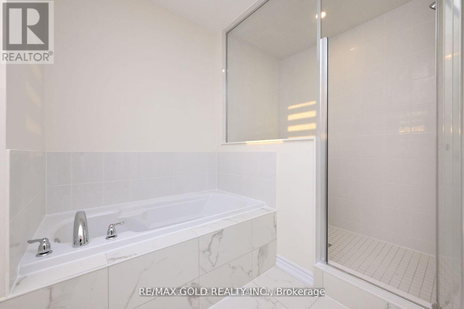 161 Terry Fox Drive, Barrie, Ontario  L9J 0L7 - Photo 17 - S12654810