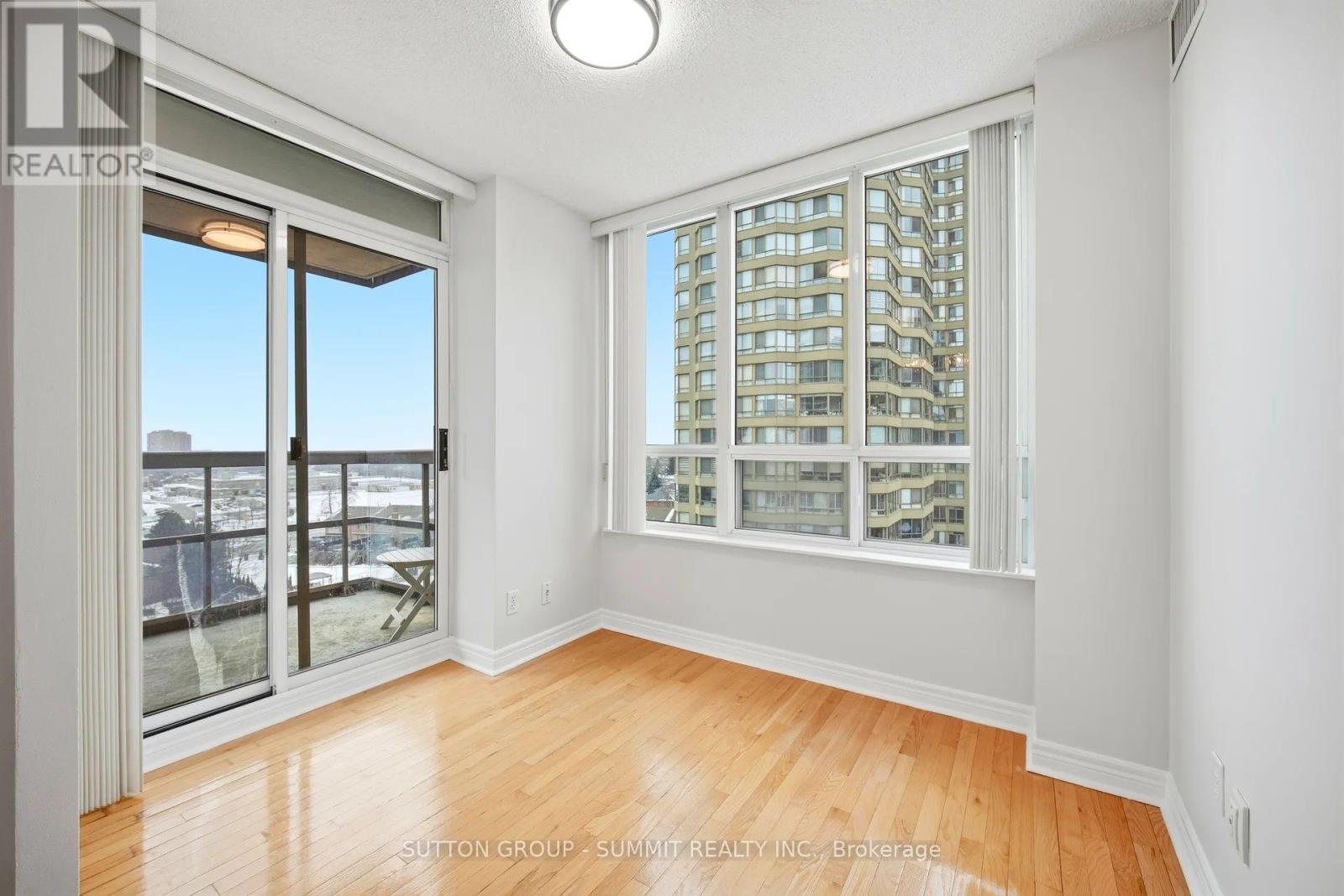 1210 - 156 Enfield Place, Mississauga, Ontario  L5B 4L8 - Photo 13 - W12654084