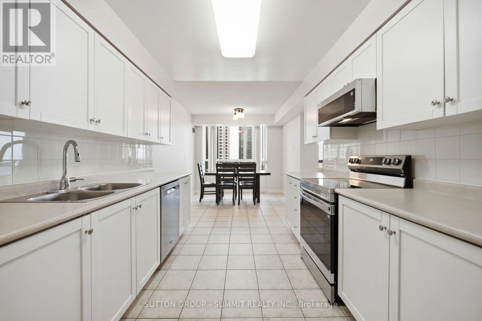 1210 - 156 Enfield Place, Mississauga, Ontario  L5B 4L8 - Photo 14 - W12654084