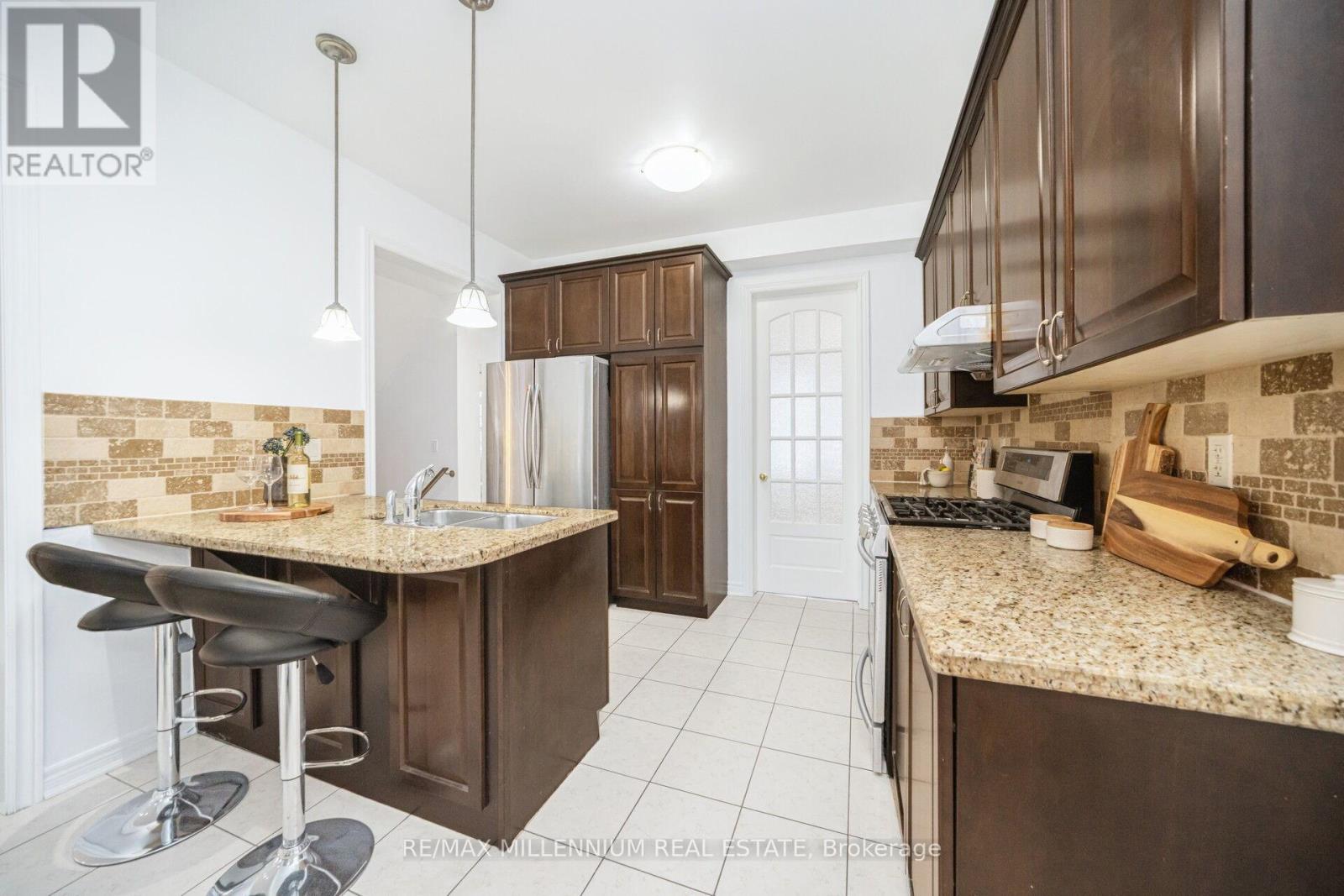 517 Bussel Crescent, Milton, Ontario  L9T 0W8 - Photo 22 - W12654782