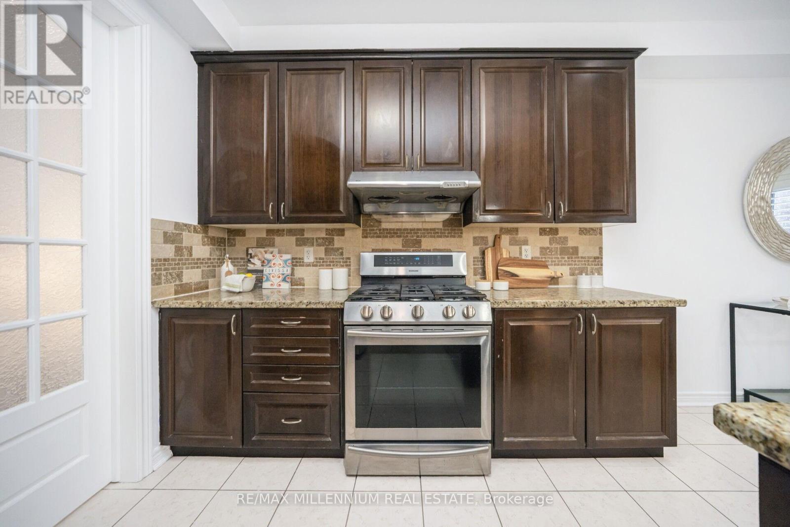 517 Bussel Crescent, Milton, Ontario  L9T 0W8 - Photo 24 - W12654782