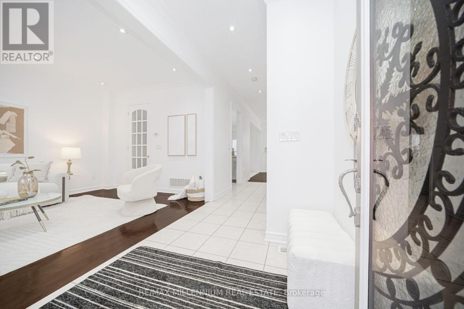 517 Bussel Crescent, Milton, Ontario  L9T 0W8 - Photo 6 - W12654782