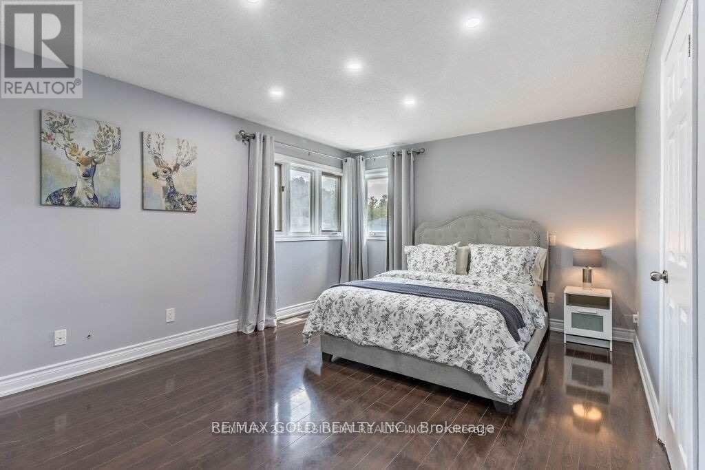 16025 Hurontario Street, Caledon, Ontario  L7C 2E5 - Photo 11 - W12654792