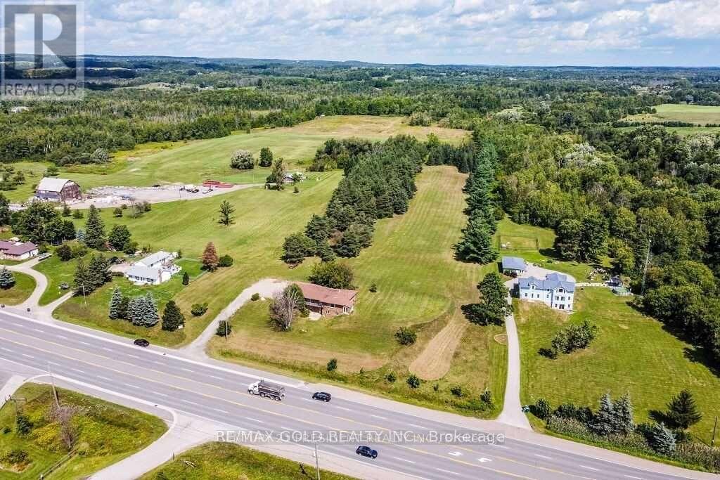 16025 Hurontario Street, Caledon, Ontario  L7C 2E5 - Photo 2 - W12654792