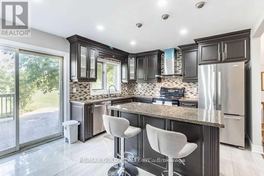 16025 Hurontario Street, Caledon, Ontario  L7C 2E5 - Photo 4 - W12654792