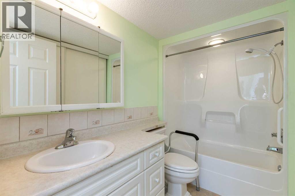 205, 4319 49 Street, Innisfail, Alberta T4G 1B6 - Photo 18 - A2255239