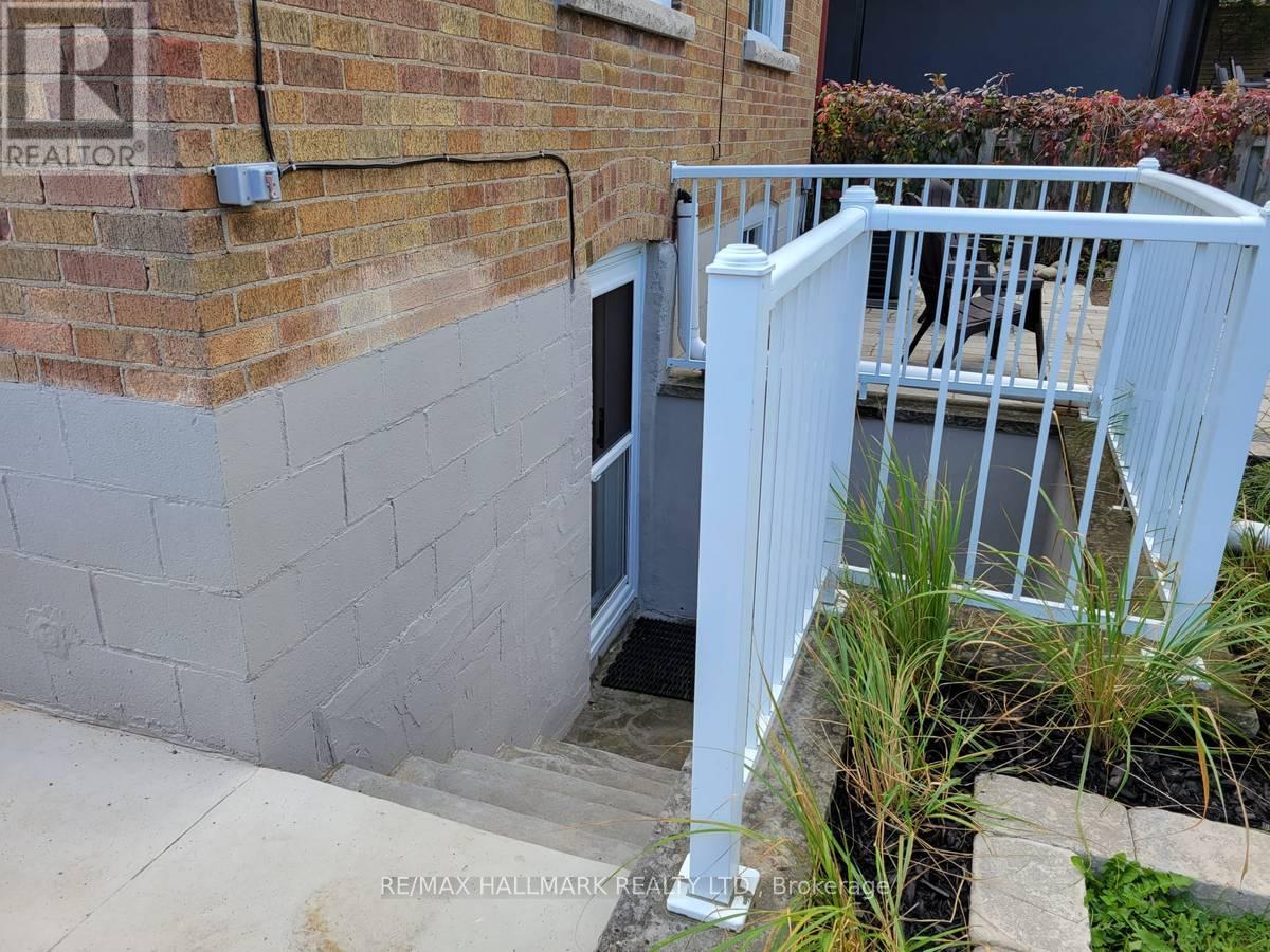 Bsmt - 7 Folcroft Avenue, Toronto, Ontario  M1N 1K7 - Photo 2 - E12654844