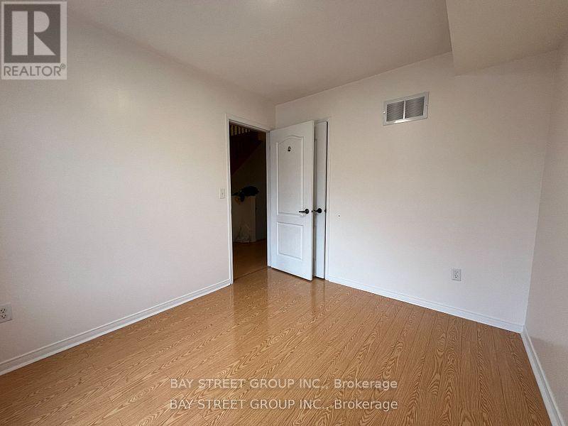 11 Wyper Square, Toronto, Ontario  M1S 0B4 - Photo 12 - E12654860