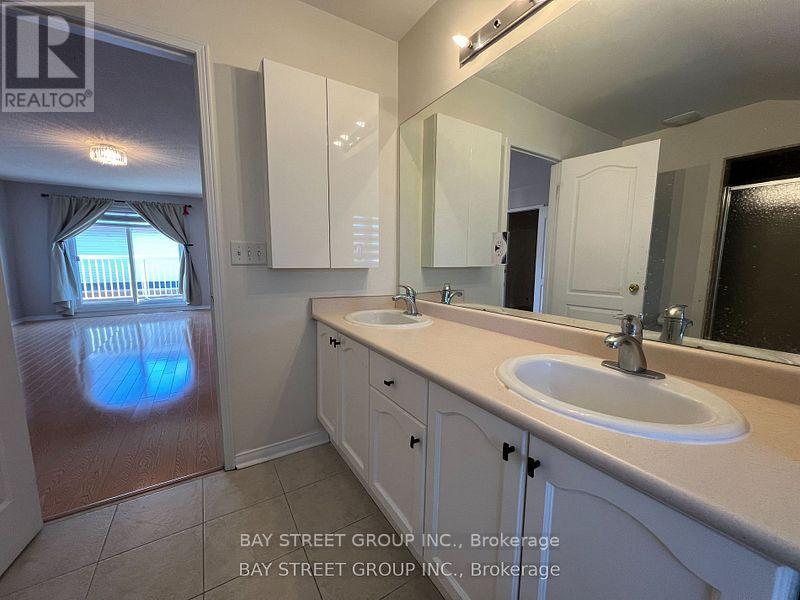 11 Wyper Square, Toronto, Ontario  M1S 0B4 - Photo 17 - E12654860