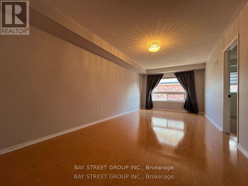 11 Wyper Square, Toronto, Ontario  M1S 0B4 - Photo 7 - E12654860