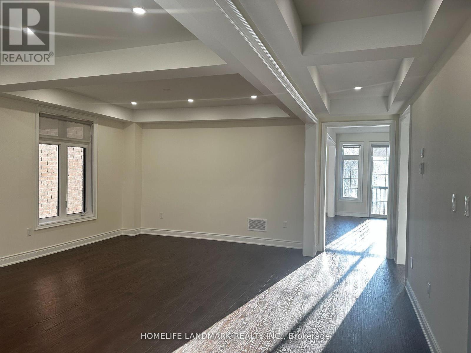 36 Upbound Court, East Gwillimbury, Ontario  L9N 0W5 - Photo 7 - N12654826