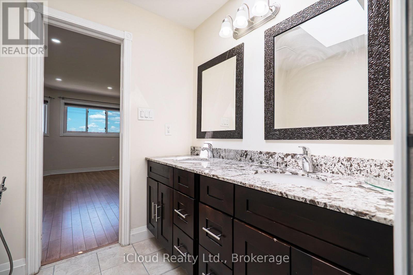 80 Venice Crescent W, Vaughan, Ontario  L4J 7T1 - Photo 26 - N12654840