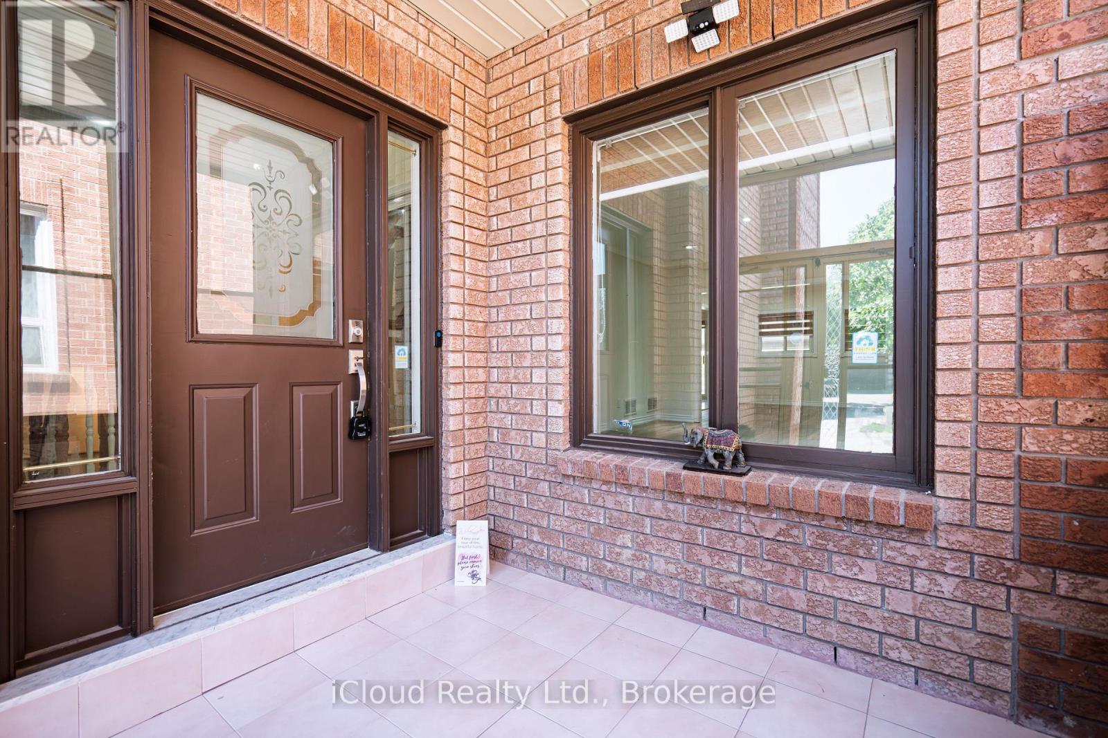 80 Venice Crescent W, Vaughan, Ontario  L4J 7T1 - Photo 3 - N12654840