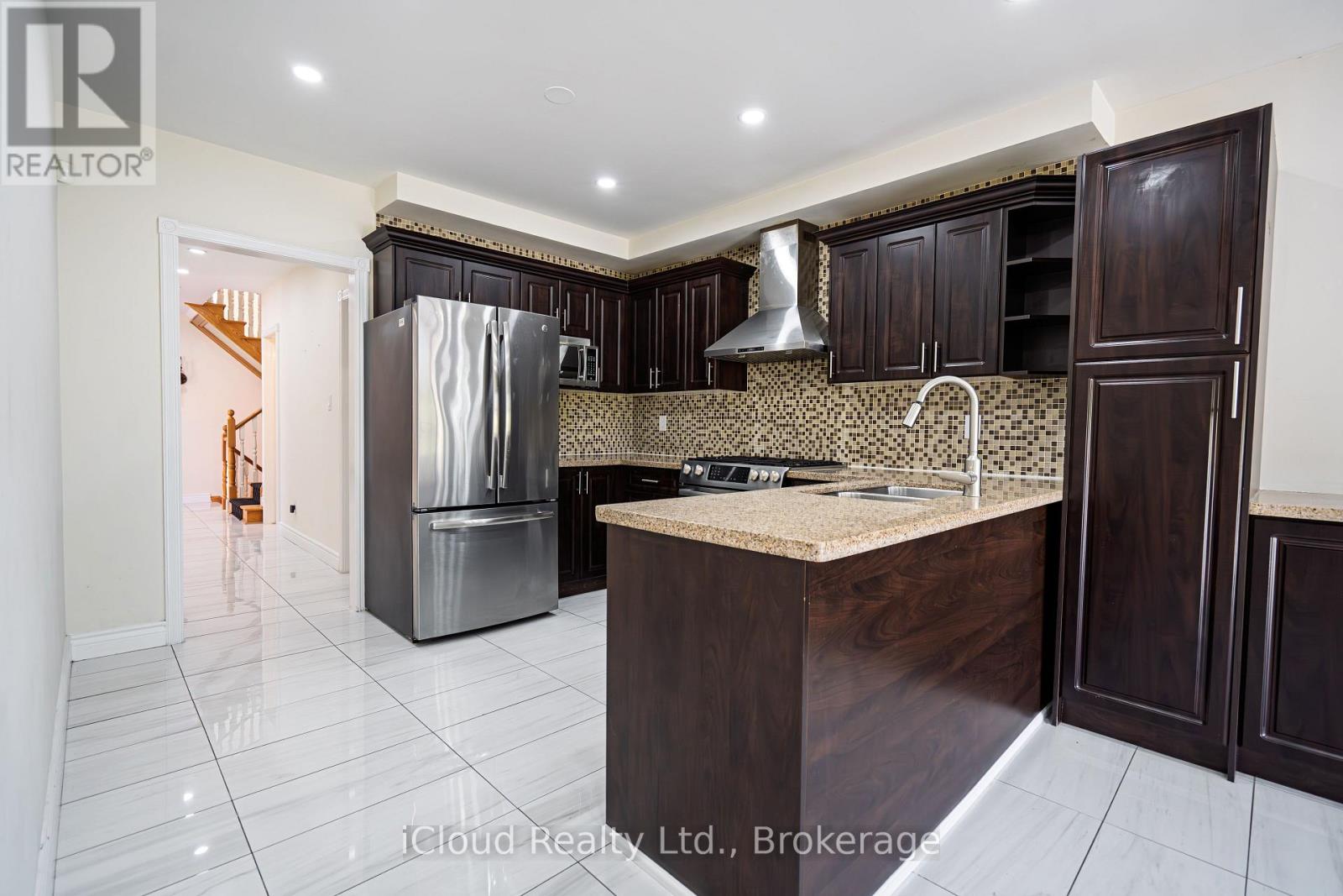 80 Venice Crescent W, Vaughan, Ontario  L4J 7T1 - Photo 9 - N12654840