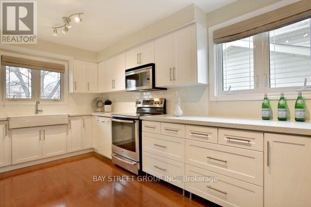 1390 Hastings Road, Oakville, Ontario  L6H 2Y1 - Photo 4 - W12654824