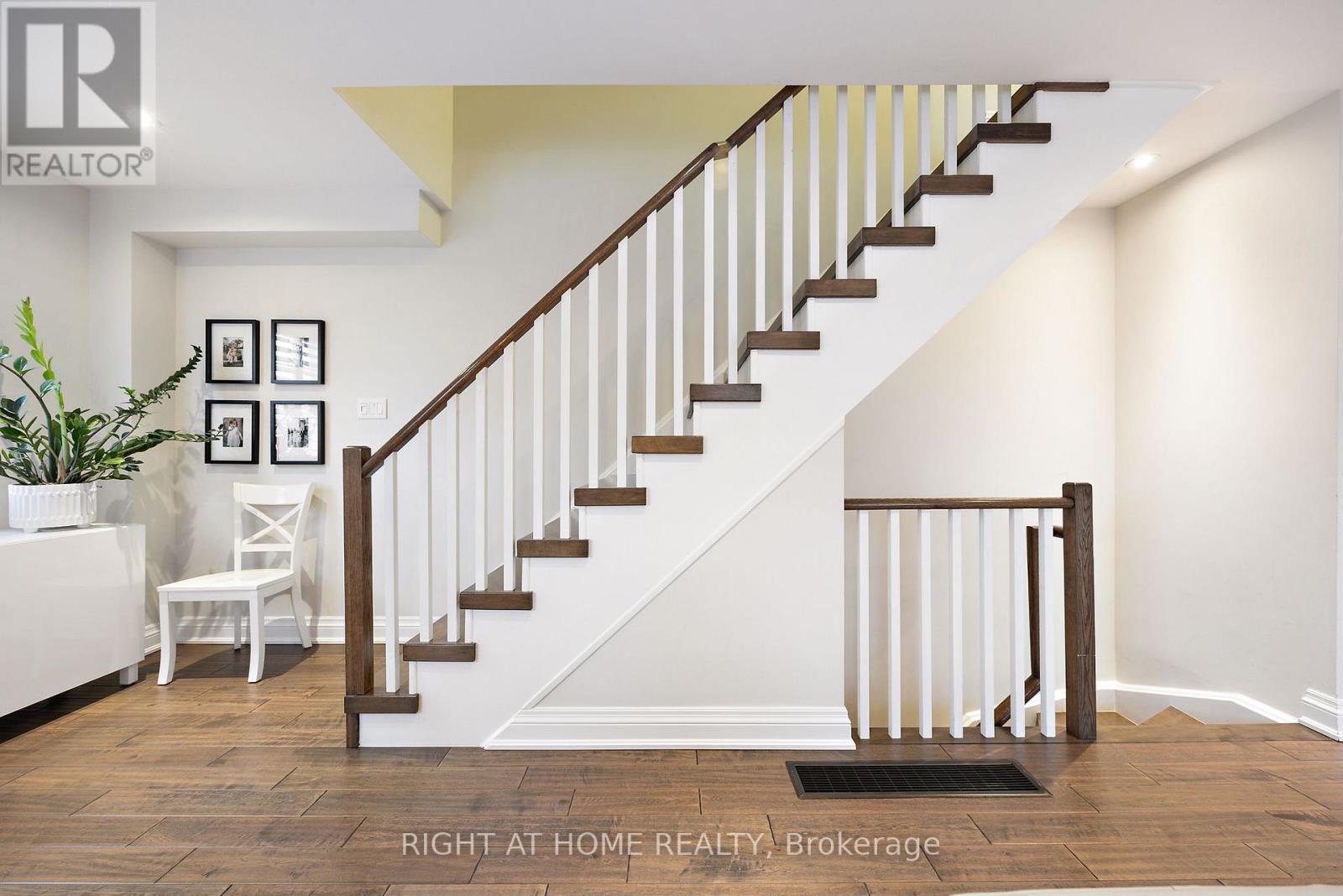 1 - 3076 Lake Shore Boulevard W, Toronto, Ontario  M8V 4E3 - Photo 11 - W12654850