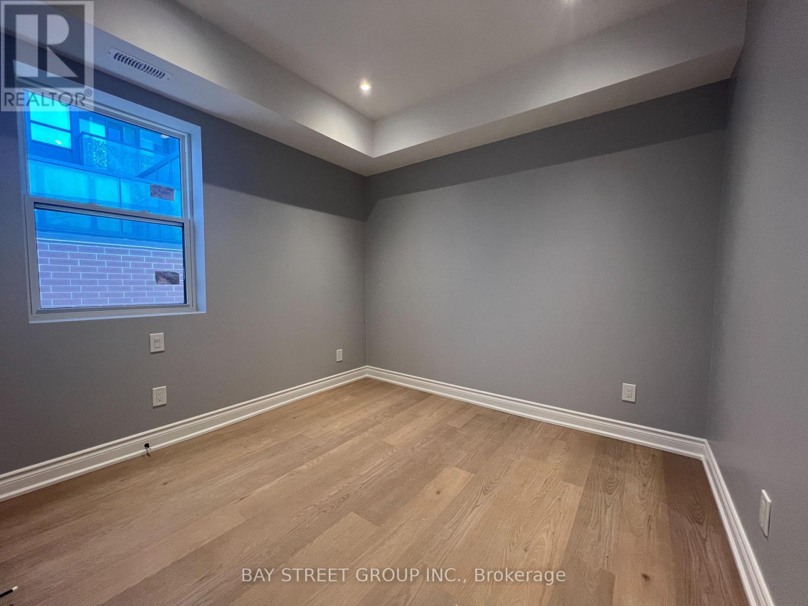 203 - 2386 Lake Shore Boulevard W, Toronto, Ontario  M8V 1C3 - Photo 2 - W12654856