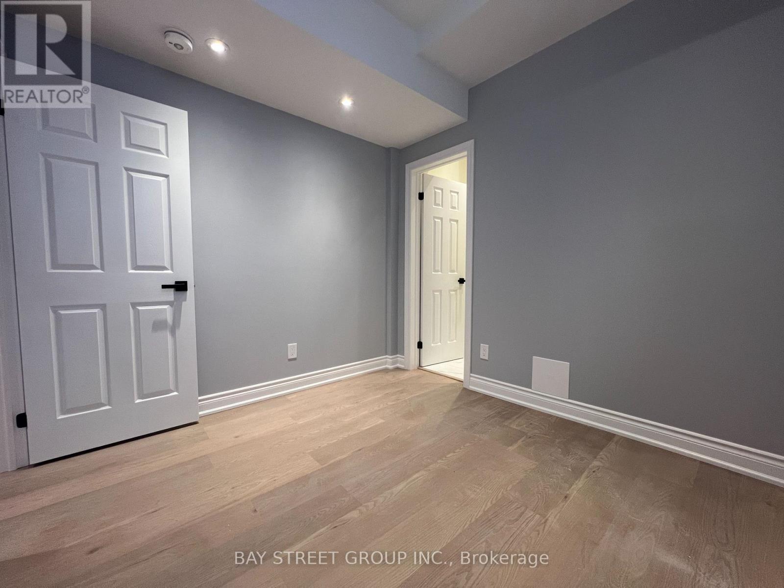 203 - 2386 Lake Shore Boulevard W, Toronto, Ontario  M8V 1C3 - Photo 5 - W12654856